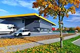 LAGERHALLE MIT BÜROTRAKT